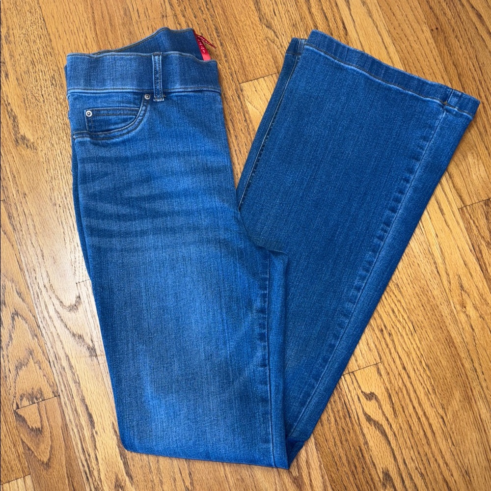 SPANX Flare Wide Leg Vintage Indigo Pull On Jeans Women’s Size Large 34” Inseam - Picture 7 of 16